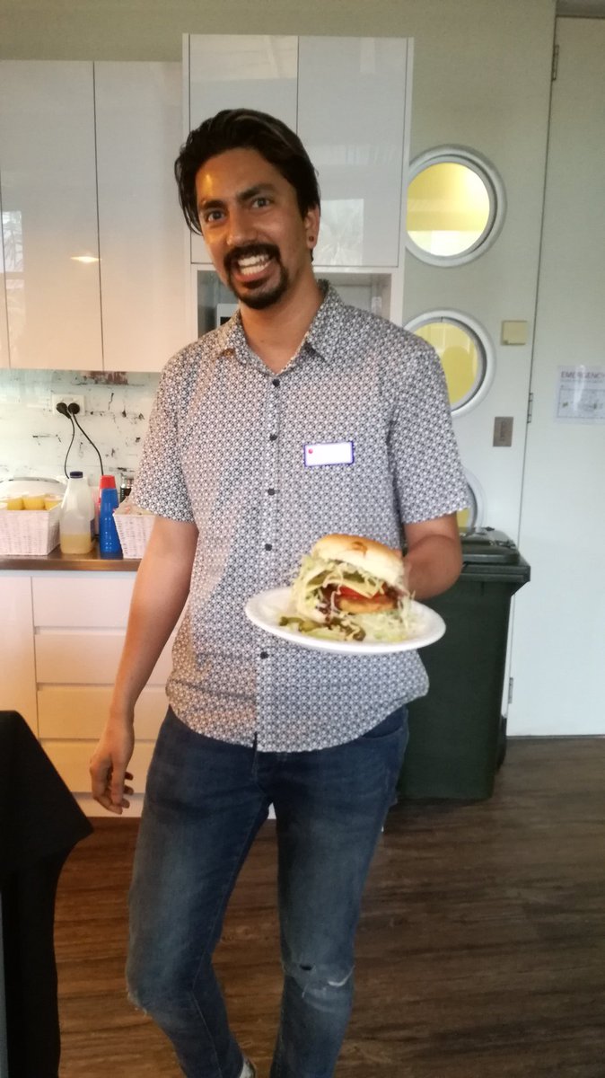 knackforhack's tweet photo. Woaw, the Burger station is on! Thanks to Samovar Catering for making this happen!
#HR #Tech #foodporn https://t.co/rUdOk9tVOs https://t.co/uVIdqfb1Ou