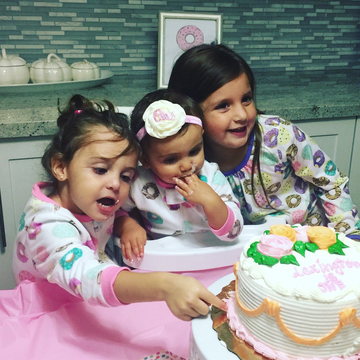 PresMannyDiazJr's tweet photo. #PrincessLexington is One Today! #HappyBirthday! #DiazPrincesses https://t.co/6doHHCKb0R