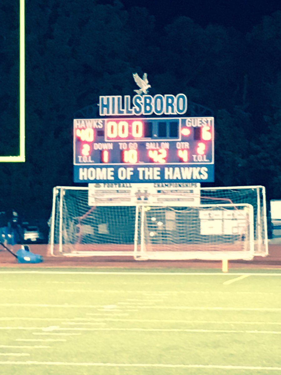 jhoese's tweet photo. Hawks win 40-6 over Desoto. On to round two of District playoffs. #hawkpride https://t.co/6bY7XvOVj1