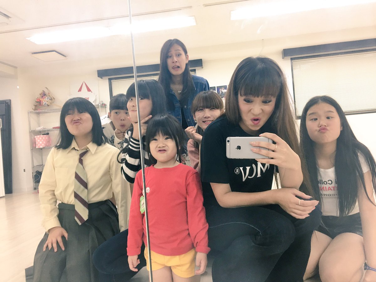 mana_high's tweet image. レッスン後に…👠✨
📷📷📷
#KCE広島校
#モデル
#レッスン
#ウォーキング
#レッスン
#みんなでppap
#次はトントン覚えよ笑