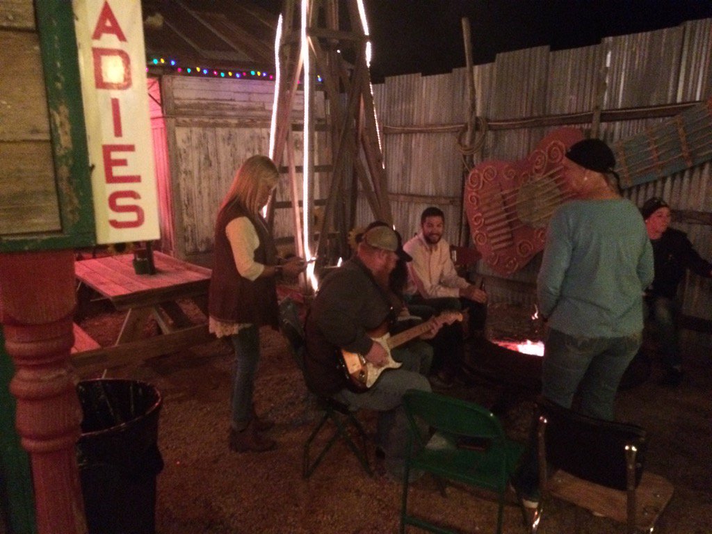 HoodCoSwagger's tweet photo. Sometimes Brad likes to go out and play in the crowd...  Good time in Bluff Dale tonight! https://t.co/ET120tHOC1