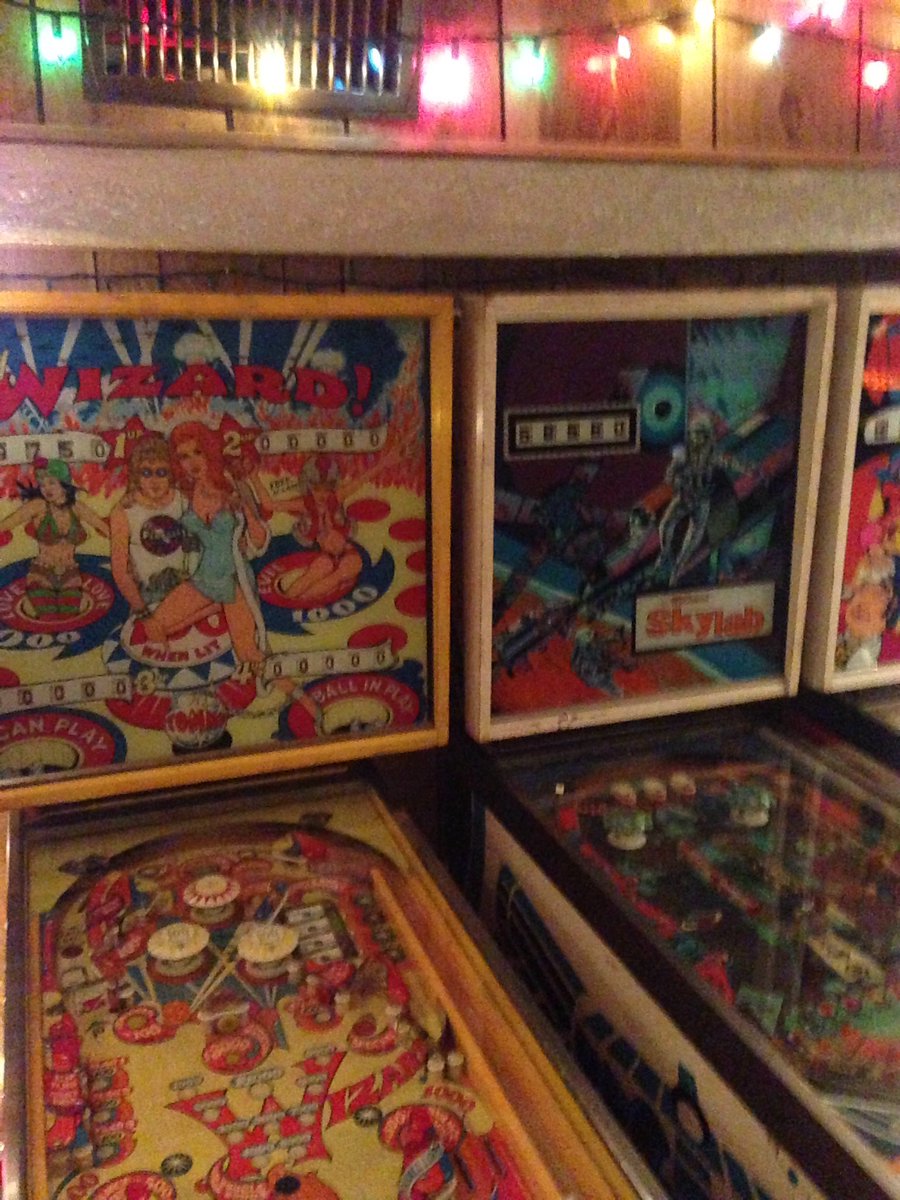 jay_eatz's tweet image. new games room #PinNight #pinball