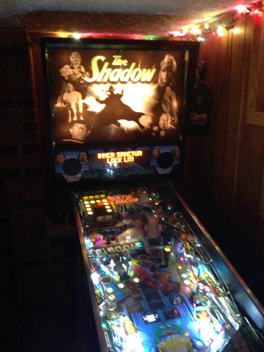 jay_eatz's tweet image. new games room #PinNight #pinball
