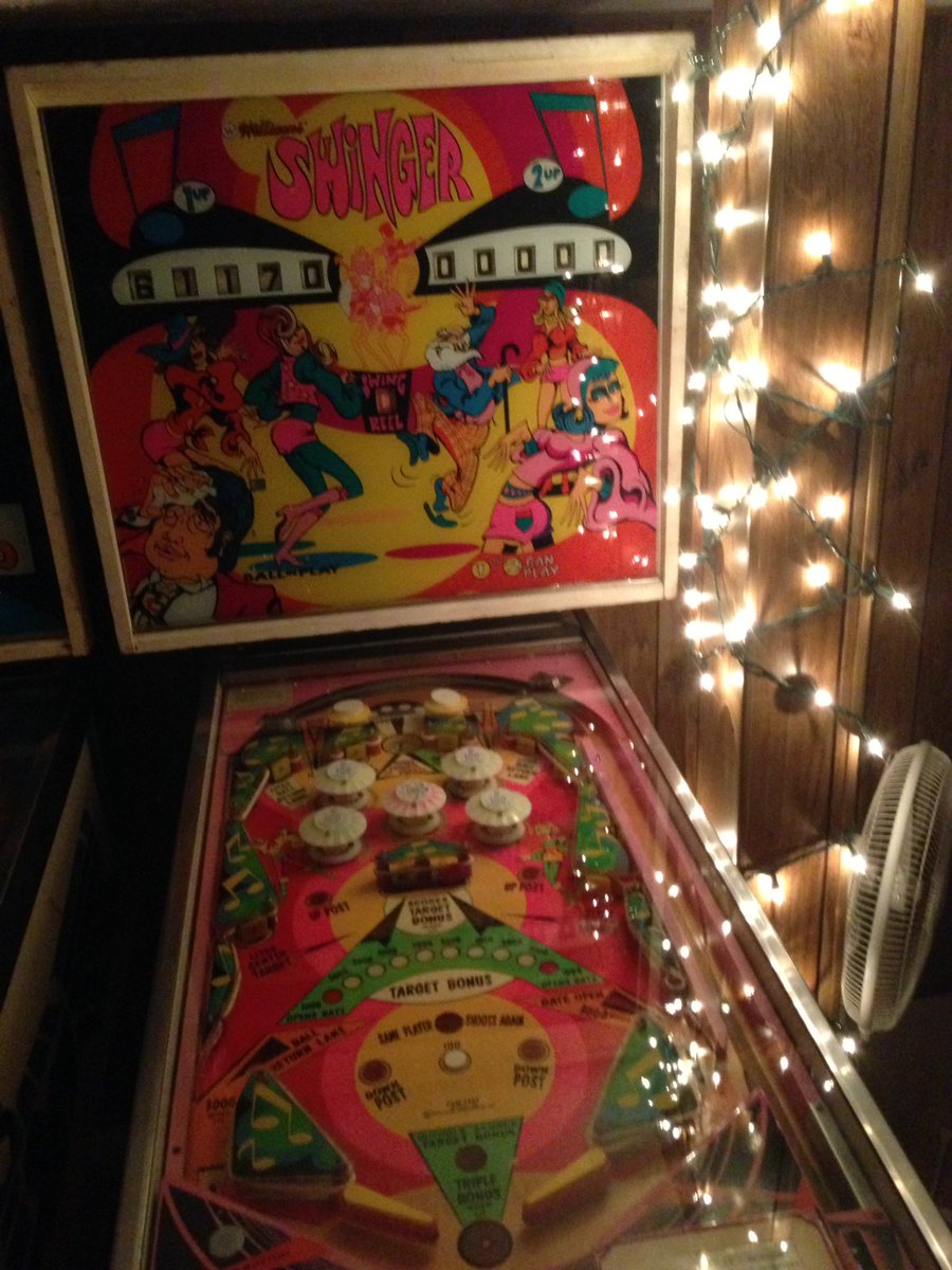 jay_eatz's tweet image. new games room #PinNight #pinball