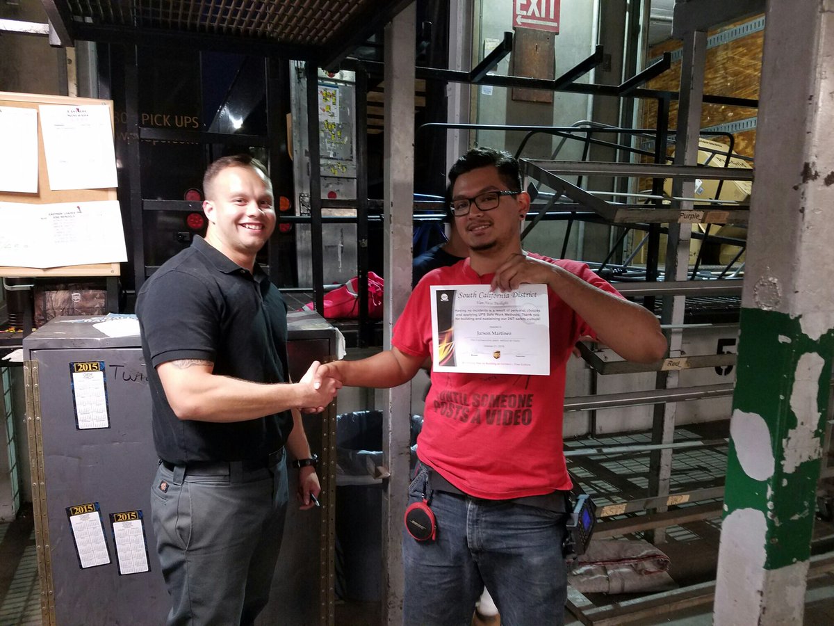 Congrats to Jarson Martinez! Celebrating 3 years injury free. #workingsafe #zero <a href="/CuceTom/">Tom Cuce</a> <a href="/iannacone_nick/">Nick Iannacone</a>
