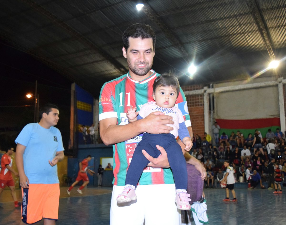 FutsalPrimeraPy's tweet photo. Imágenes del partido Pdte Hayes 3-2 @CATfutsal 
#FutsalFIFA #Semifinal #Honor  #FDPPY https://t.co/WNU4LEODLj