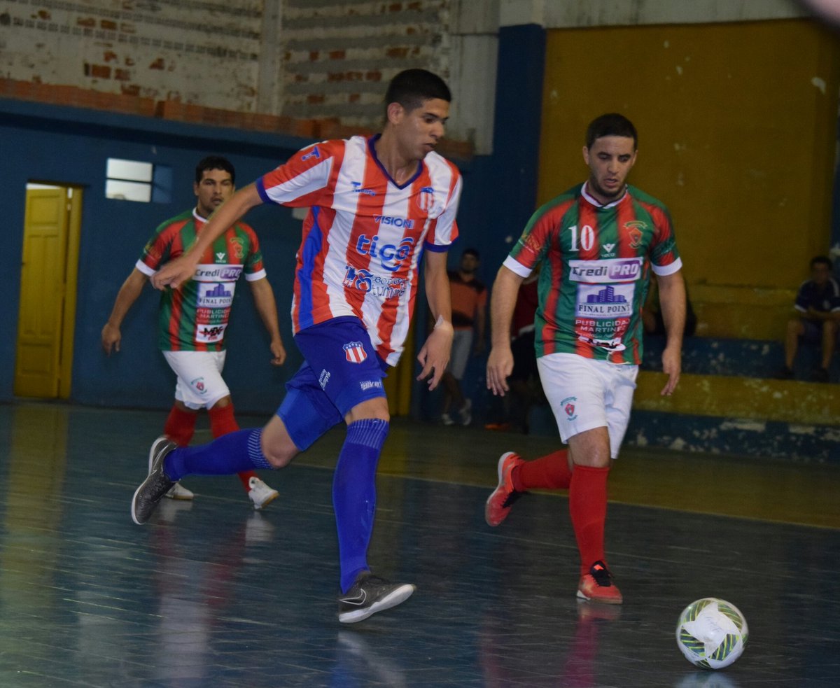 FutsalPrimeraPy's tweet photo. Imágenes del partido Pdte Hayes 3-2 @CATfutsal 
#FutsalFIFA #Semifinal #Honor  #FDPPY https://t.co/WNU4LEODLj