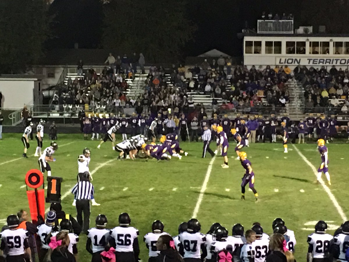 danyoungksou's tweet photo. Final Rock Rapids, IA  2A-1 Title #2 BHRV 28 #6 CL-GLR 14 •Nighthawks win District 1-2A title #radioiowa #IHSAA https://t.co/PShj7TvFG8