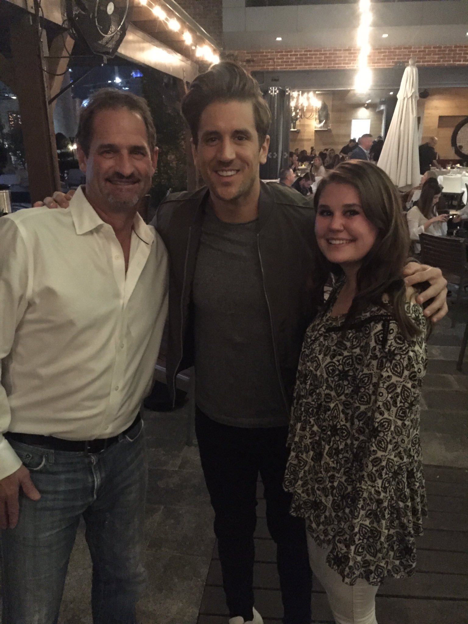 mumuxdolcevita - JoJo Fletcher - Jordan Rodgers - FAN Forum - Discussion - #9 - Page 38 CvVxj5iUIAAg5k8