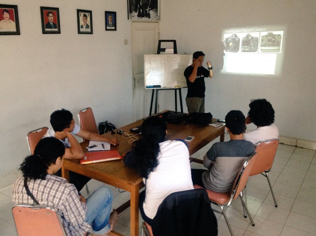 Pertemuan kedua Kelas Jurnalistik #gfjamakassar angakatan 3.
Ewako Anak muda  😎👍 #gfjakassar #gfja #workshopGFJA