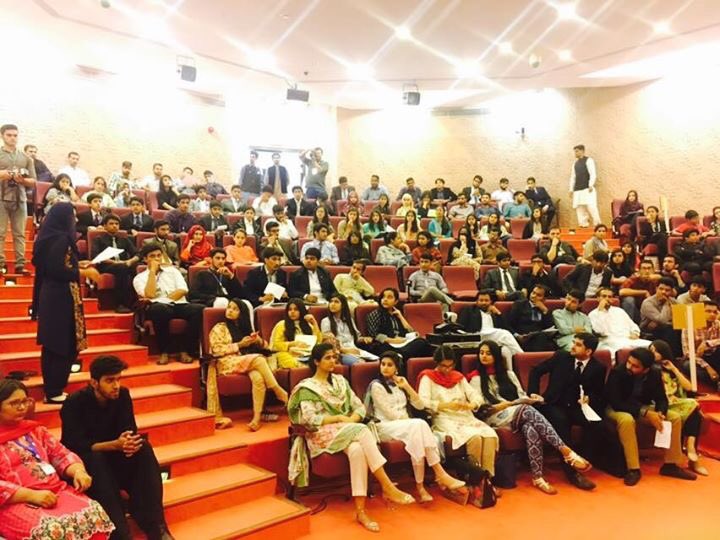 badshah5590's tweet photo. #Iqramun16 #Day 1 #Ist Session on Kashmir Issue https://t.co/5kD1YD3DK6