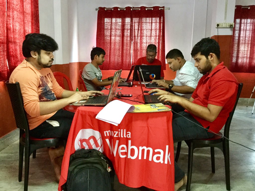 iSukantapal's tweet photo. String is ON 

#MozbnINmeetup #Mozilla  #Meetup https://t.co/QCLQjDrL5L