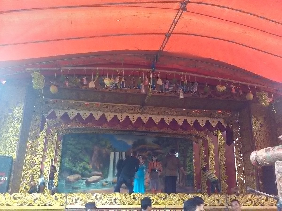 aalip283's tweet photo. Sandiwara Galu Ajeng live kopyah corong wangkal sukamaju kec anjatan kab indramayu https://t.co/kUO82zCUY4