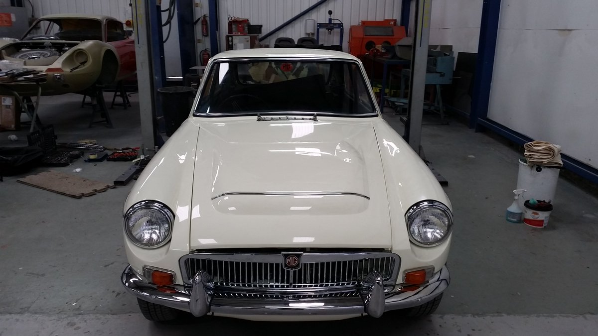 Yorvik Windscreens tweet media