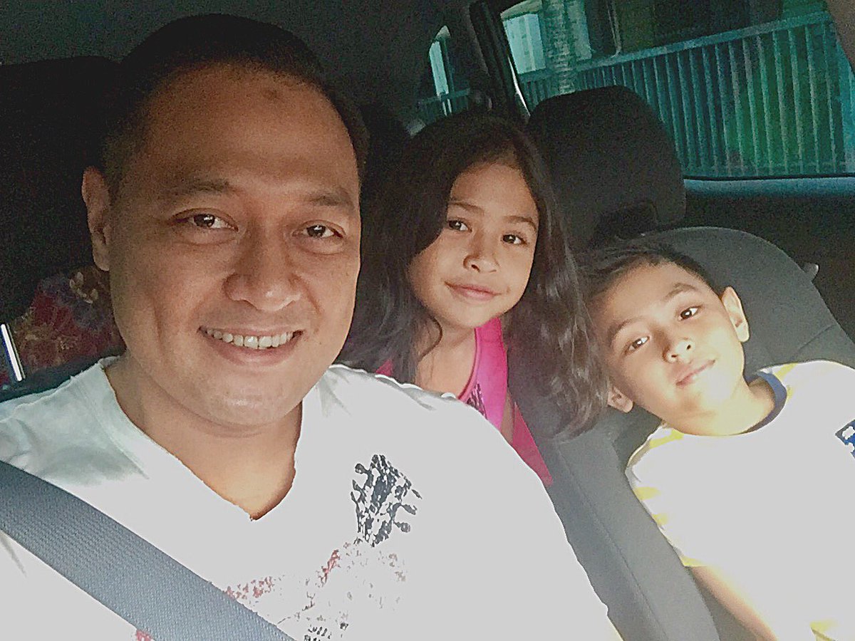 Otw 2 Cibubur Shooting Pangeran 2
Emaknye lagi ke Bandung, Anak anak gw ajak ajah ke lokasi shooting 🎥🎥📽📽📽