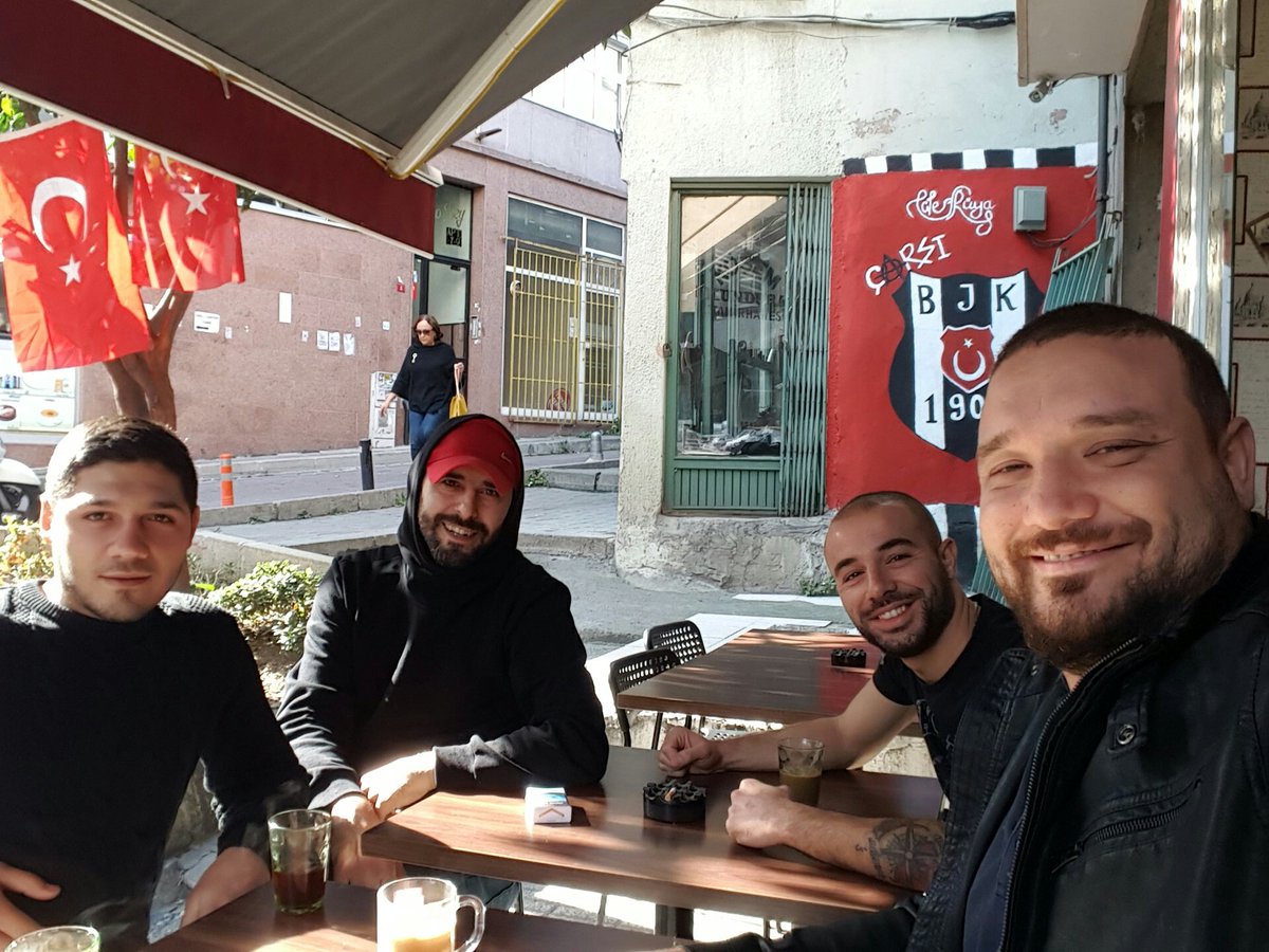 Rüya cafe personelleriyle birlikte hazır.....😊