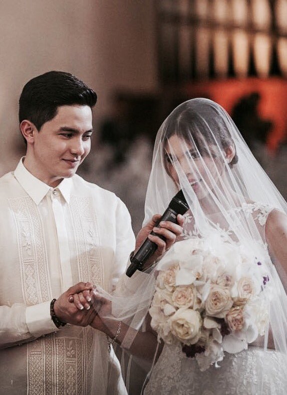 elizziechse's tweet photo. MY ALDUB HEART IS OVERFLOWING WITH JOY 😭💗 I'm so happy for these two. 

#ALDUBWedding https://t.co/qUv85dP81C