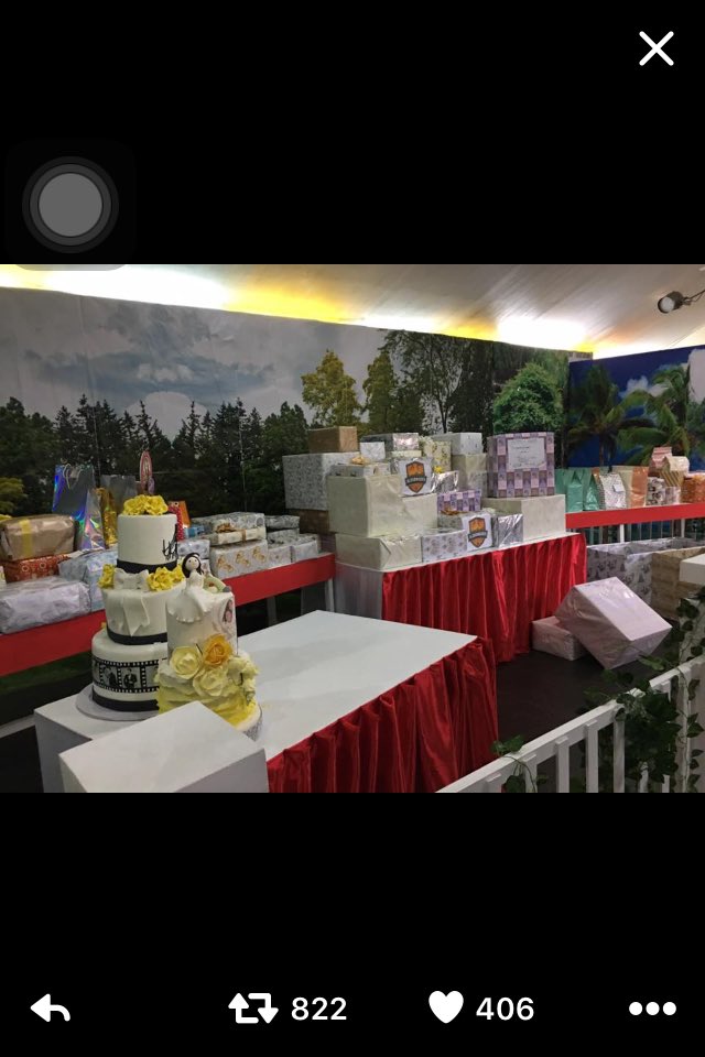 ADMDShippersOFC's tweet photo. Spotted @ADMDShippersOFC gift po tnx u s pix Grabe dami gift ! #ALDUBWedding 🐼© https://t.co/PPAfzNe8s9