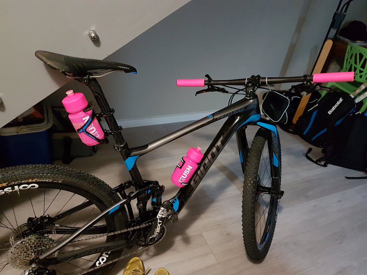 STBB Breaston Cancer awareness race this am with <a href="/Jurgensuys1/">Jurgens Uys</a> <a href="/KARGOPROMTBTEAM/">BLUFF MEAT SUPPLY PRO-AM TEAM</a> got my pink accessories dialed for the cause.