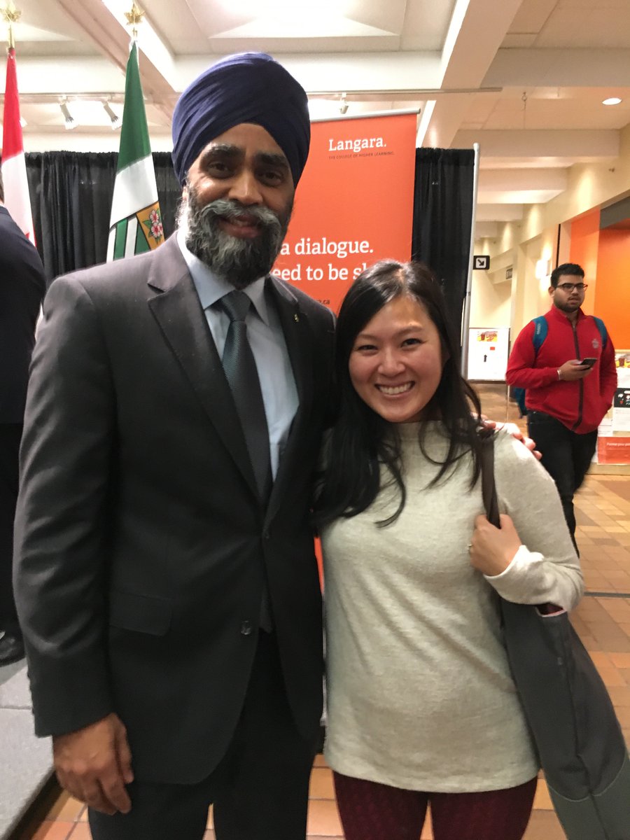 Honoured to meet Canada’s Minister of Defence <a href="/HarjitSajjan/">Harjit Sajjan</a> as he visited <a href="/langaracollege/">Langara College</a> to make a big funding announcement. #proudcanadian