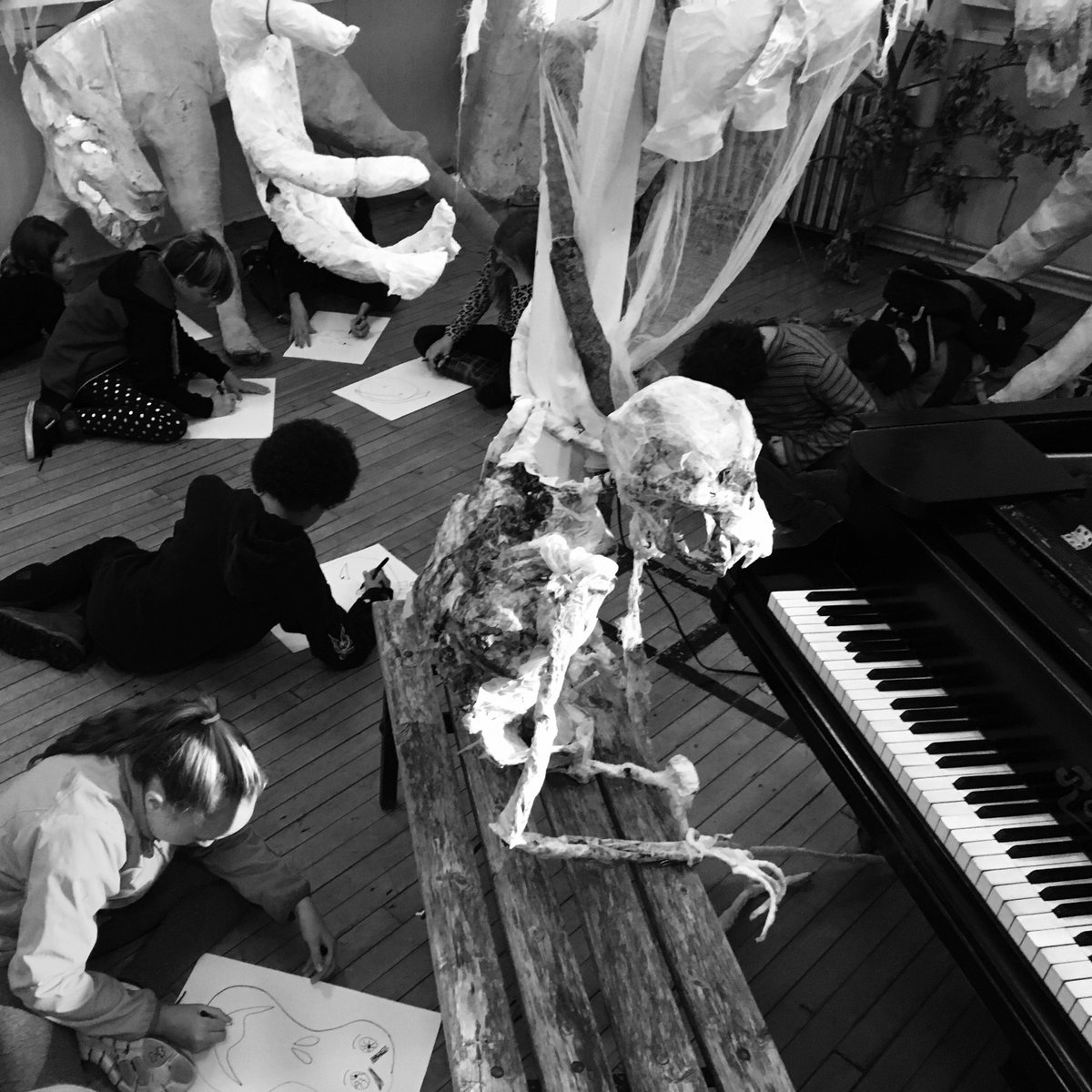 The students of <a href="/EloraPSGryphons/">Elora Public School</a> got a real spook yesterday as they toured the <a href="/twilightzoo/">Twilightzoo</a> - inspiring #youngmakers! Thanks EloraPS #ecfta