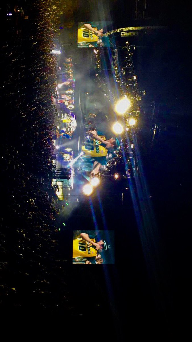 e_peaks's tweet photo. @DierksBentley @MizzouHoops @Team_Mizzou #homecomingweek2016 https://t.co/vBeL7tG8cb