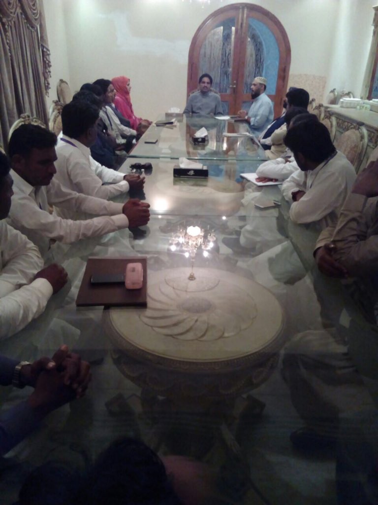 MaharSardar786's tweet photo. Chaired a Fruitful Meeting with DDC's of #SAMKM_Trust, gave them instructions to #Raise_Funds for the Trust to help poor people. https://t.co/DDLJcZ6LhE