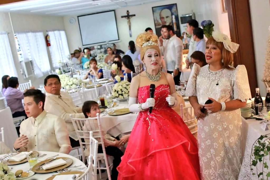 zeneeburton's tweet photo. EXCITED NA ANG LAHAT
@EatBulaga @mainedcm @aldenrichards02 @allanklownz @DirekMike @R_FAULKERSoN 
#ALDUBWedding https://t.co/5KkGz5fFYT