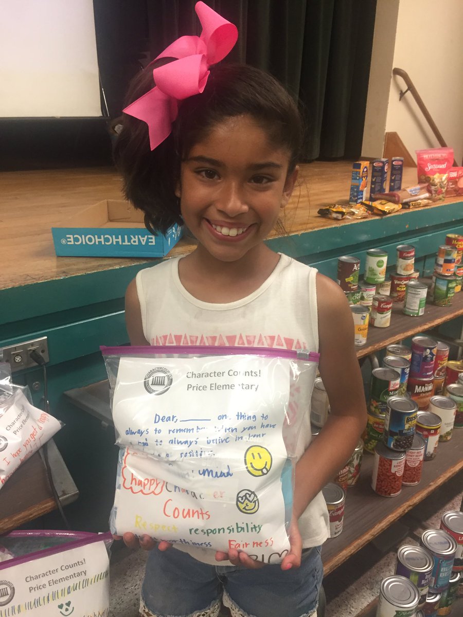PricePanthers's tweet photo. Price families wrote letters of encouragement to soldiers serving overseas during our @CHARACTERCOUNTS Family Night! #TRRFCC #CCWeek2016 https://t.co/8Mf8zb11ek