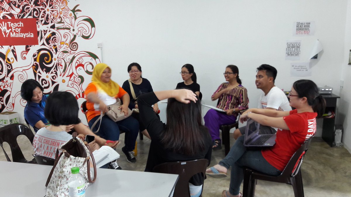 saz_lasung's tweet photo. So today @TeachForMsia East focuses on our future teaching alumni! PLC w 2014 & 2013 Alumni. #TFMeast #2015cohort #eastwillrise https://t.co/UeiT0x8hRc
