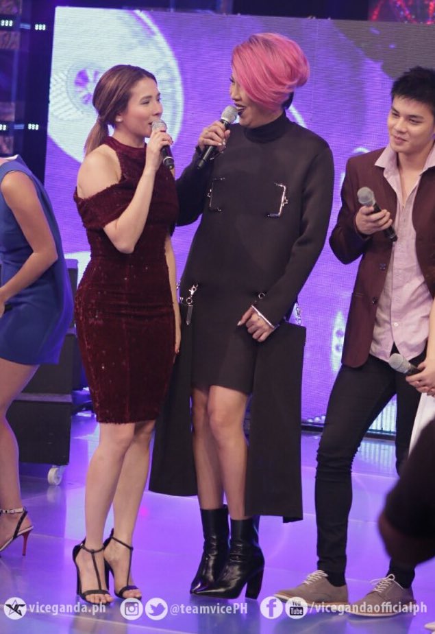 NiceyToYou's tweet photo. 2015 Anniv x 2016 Anniv 😍
Hindi magbabago ang pagtingin ng ViceRylle

#ShowtimeMagpasikat2016 https://t.co/FGxl0d9SJn