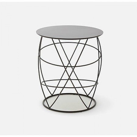 Nieuw!! Rolf Benz 942 bijzettafel. In de winkel staat deze in het olijfgeel en in het koper bruin. #rolfbenz #interieur #accessoires #design