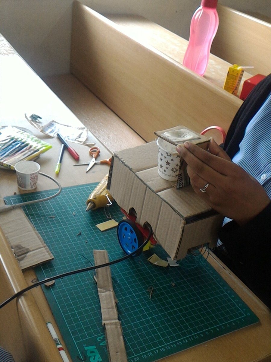 rnpodarschool's tweet photo. Truly exciting to see Ss ideas getting transformed into something tangible and real @ConsilienceLrn @avnita #trai2016 https://t.co/UNyGUq6InR