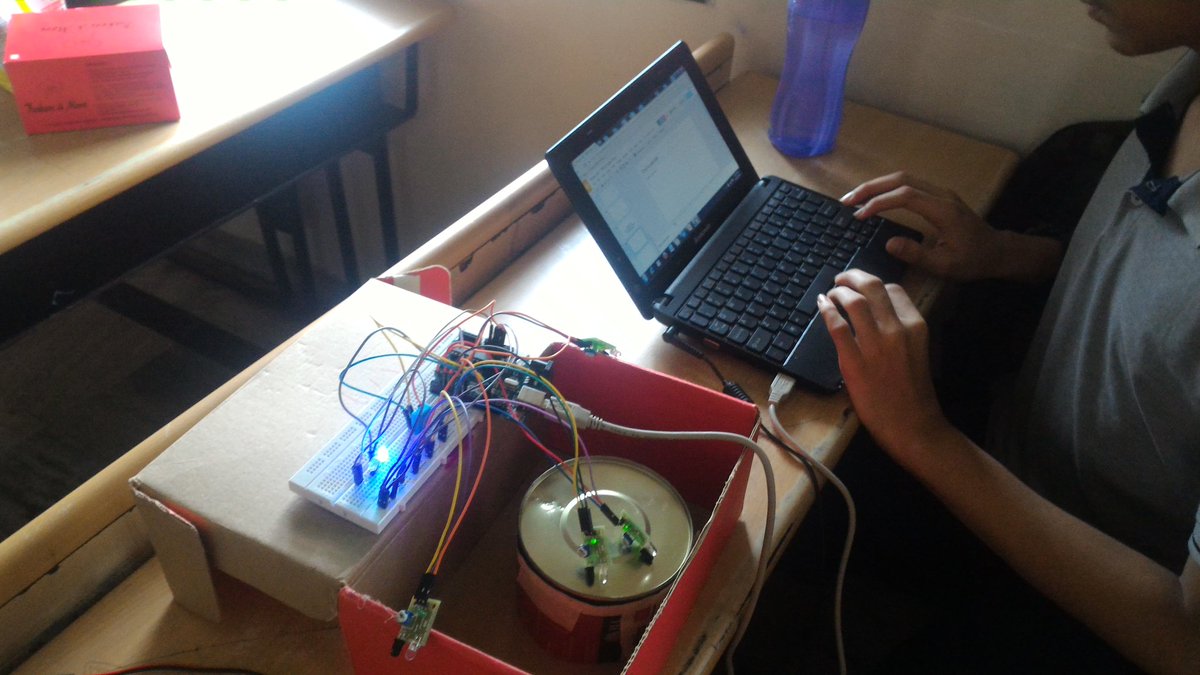 rnpodarschool's tweet photo. Truly exciting to see Ss ideas getting transformed into something tangible and real @ConsilienceLrn @avnita #trai2016 https://t.co/UNyGUq6InR