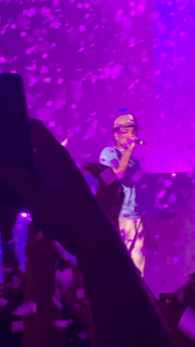 _trellmix_'s tweet photo. Reminiscing about @chancetherapper in Dallas* take me back fr...Role model and will remain that way...Best concert ever👌🏾👌🏾 #itwasablessing😇 https://t.co/JdowONAOS1