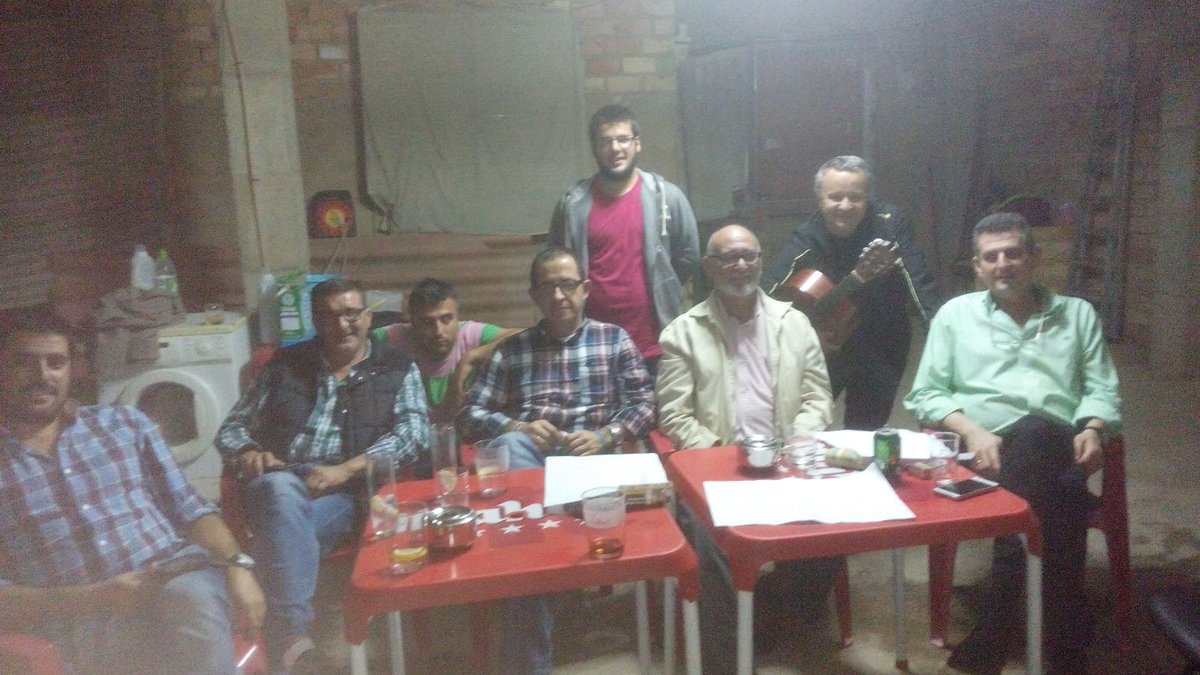 losdelcarrasco's tweet photo. La redacción del peñasco.es perfilando el primer artículo podéis mandar sugerencias a chirigotadelcarrasco@gmail.com https://t.co/pjv6Z1wp8b