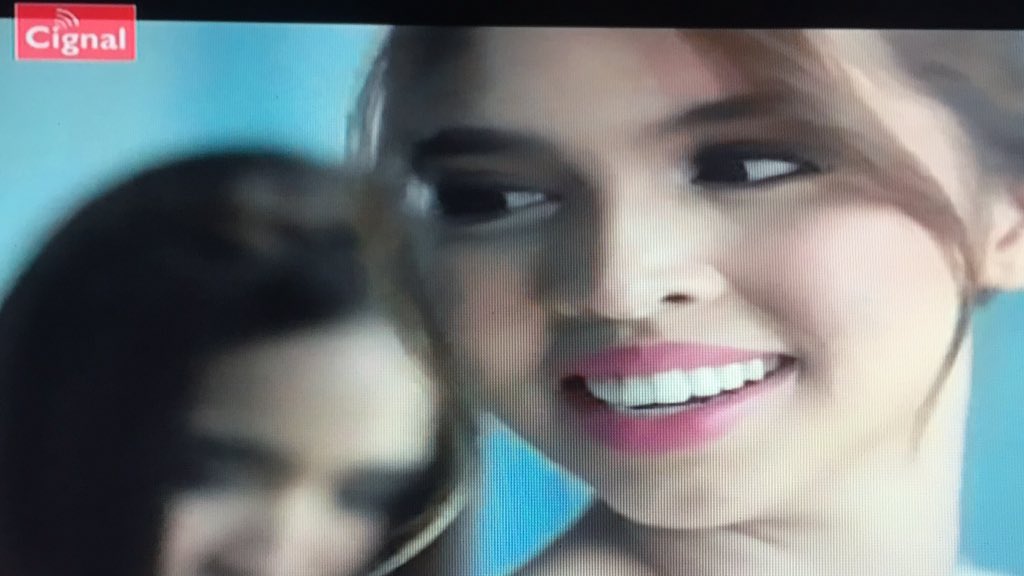 BibiKenBarDa39's tweet photo. Ang ganda ng bride 😍

#ALDUBWedding https://t.co/jJt5alJ8Fz