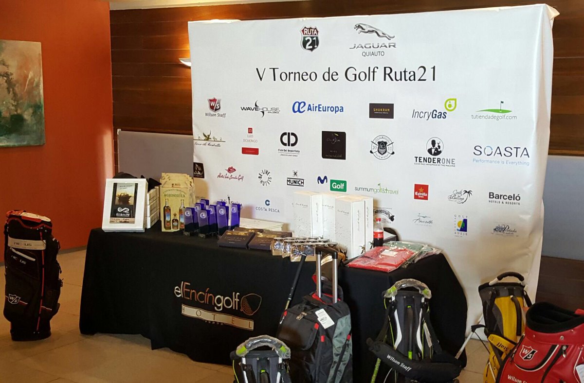 hotelislacanela's tweet image. @chikytrillo ganadora premio @islacanela en torneo #Ruta21 #golf @movistar_golf @VarelaRUTA21  Un placer!!
