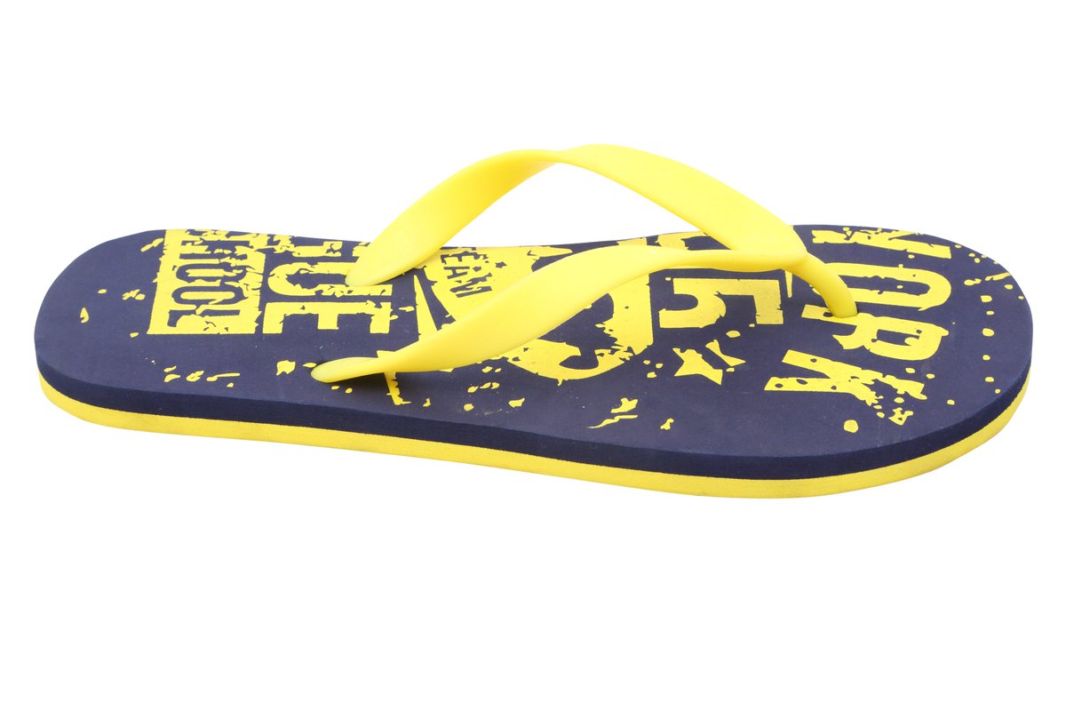 vandeushoes's tweet photo. Prints on the prowl https://t.co/21cSnLuRzK #vawalk #flipflop #debatenight #ModiPoliceSlapped #LetsBoycottDangal #instantjoy 🇺🇸 #USA 🎆 https://t.co/z902rKr5On