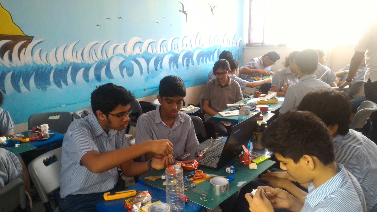 rnpodarschool's tweet photo. Relentlessly working towards their https://t.co/2qyHOOUXJ8 the creative exploration that prototyping inspires!#trai2016 @avnita @bombayscot https://t.co/Yrr6Jq6281