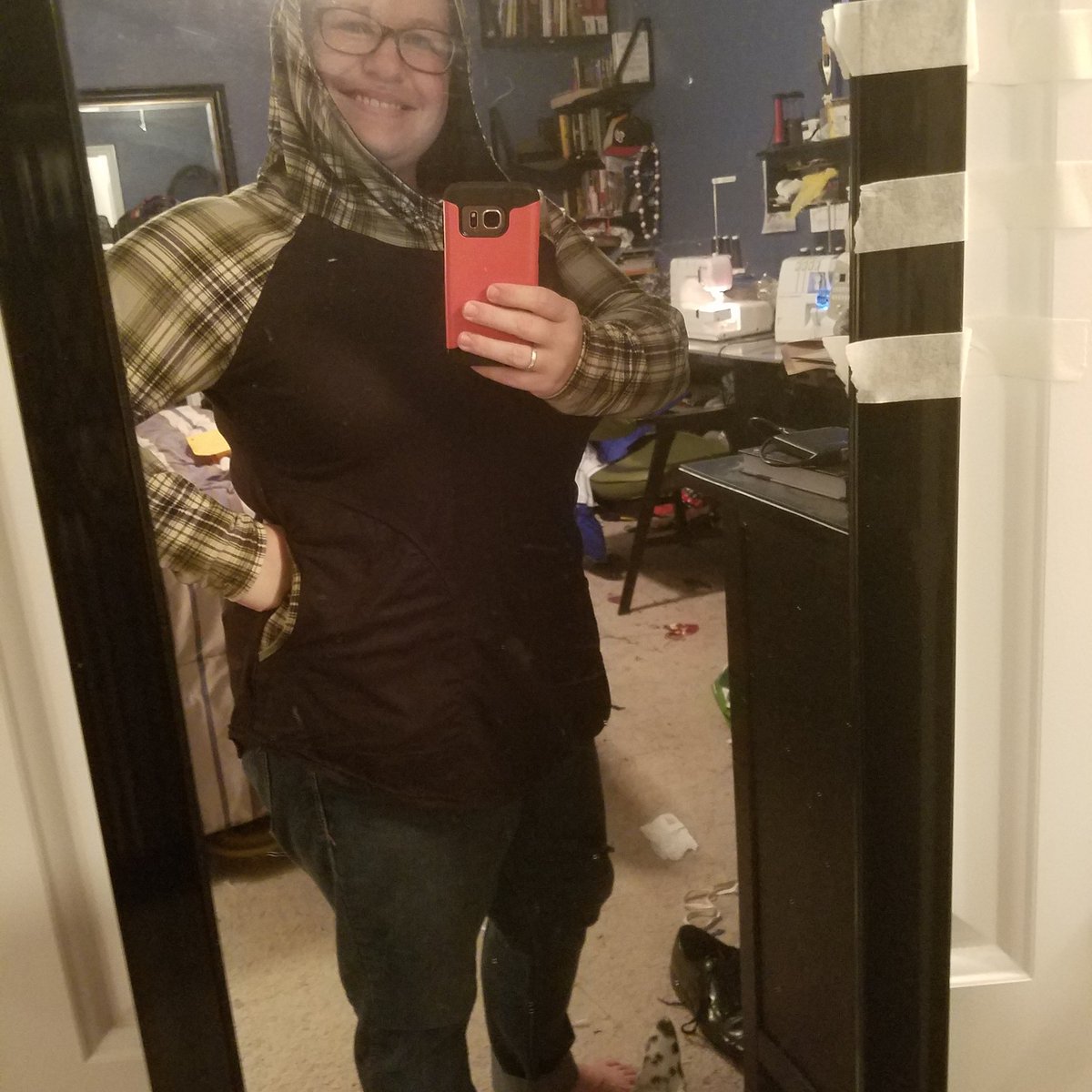 stacykobe's tweet photo. An awful picture of an awesome Slim Fit Raglan with Crossover hood and added inseam pockets! Loving the brushed poly craze! #P4PSewWinBuild https://t.co/QfhC91jbiD