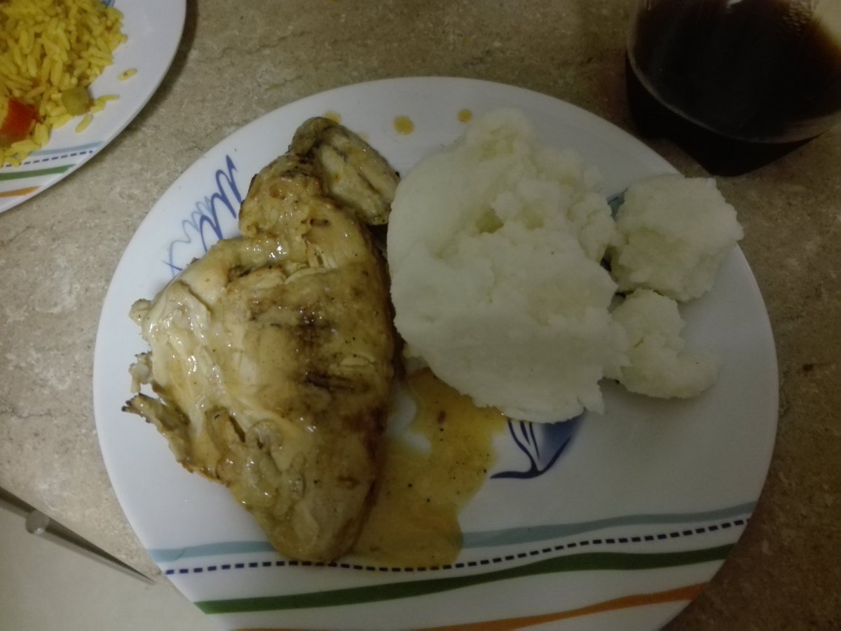 kirwin_wright's tweet photo. @NandosSA  not the quality I paid for no relish at all and the food was ice cold worst nandos experience ever.... head office number plz? https://t.co/I2FJRBGP92