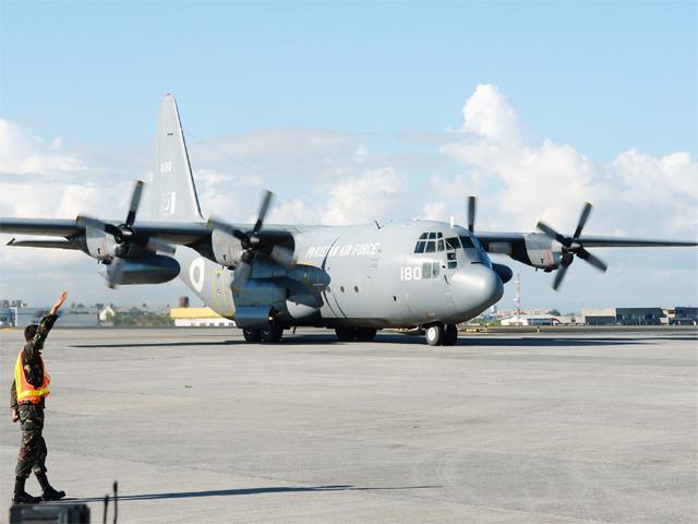 EconomicTimes's tweet photo. #Nigeria to buy 10 trainer aircraft from #Pakistan
https://t.co/YjFeYNw4ZJ https://t.co/kk1TDa1995
