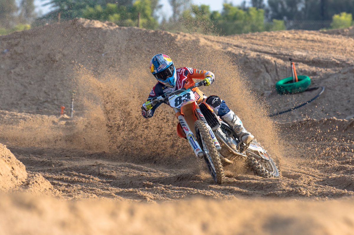 What do you reckon @jasondoyle69 <a href="/dakota_north/">dakota north</a> been getting ready for tonight's <a href="/speedwaygp/">FIM Speedway GP</a>  🇦🇺🤘🏻😝💪🏻 #AusSGP