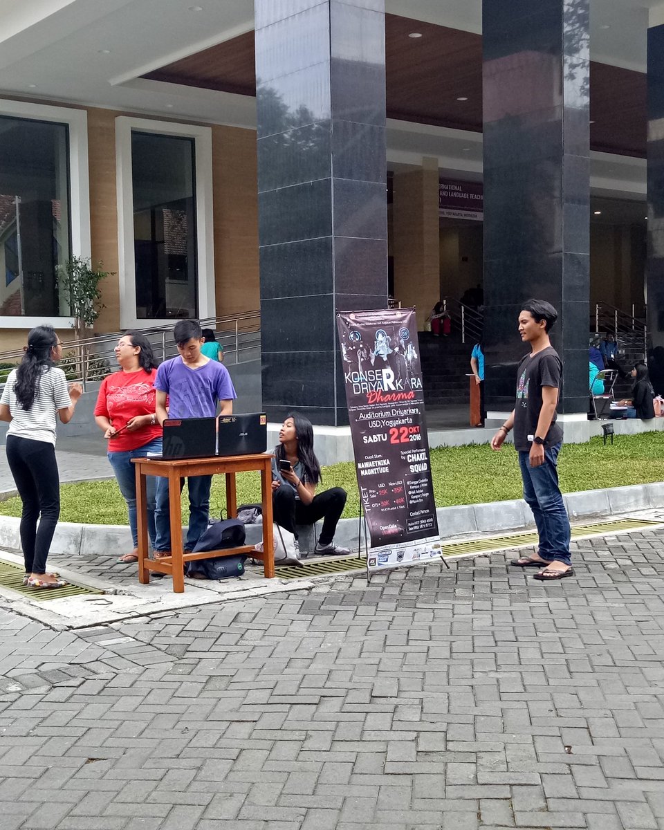 Haii kita buka stand On The Spot bagi yg kemarin kehabisan tiket.Kalian bisa jumpa kita di depan Auditorium Driyarkara USD 😊 ditunggu yaakk