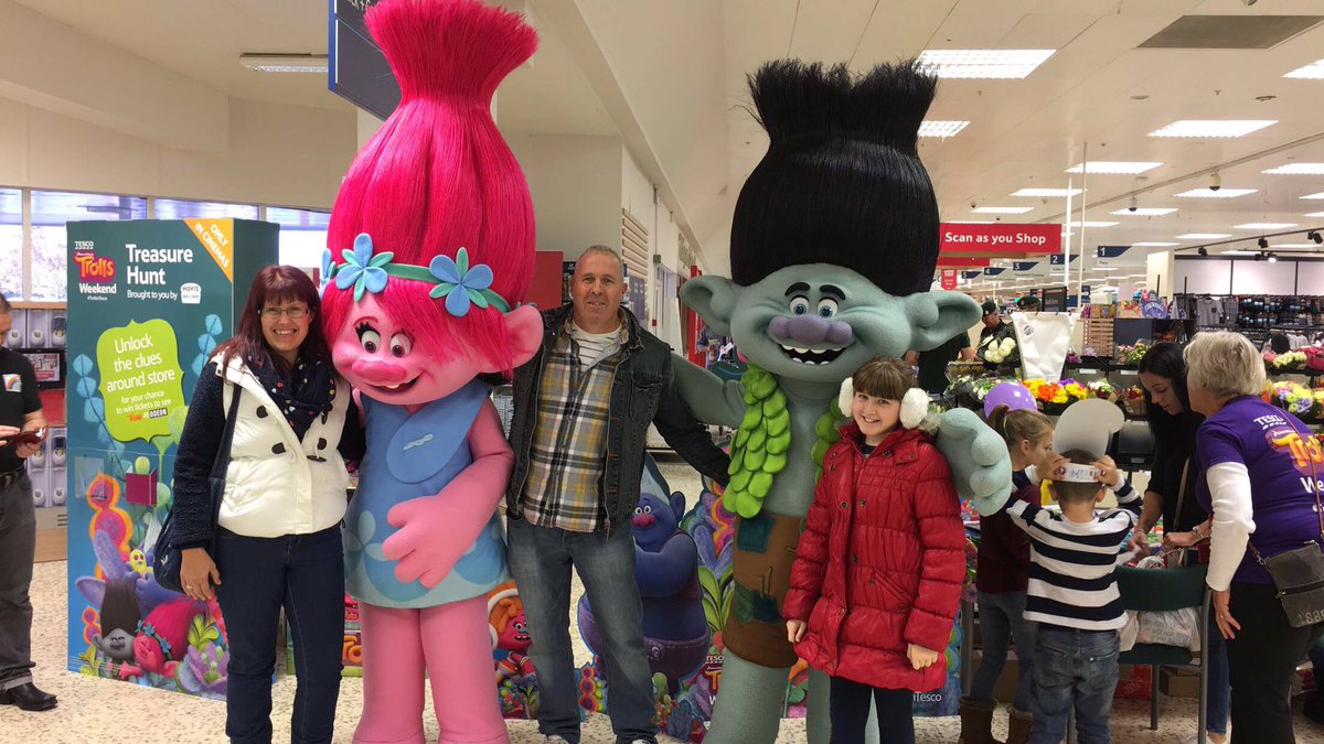 #trollsintesco at <a href="/tesco/">Tesco</a> Aylesbury Extra broadfields today #community #everylittlehelps