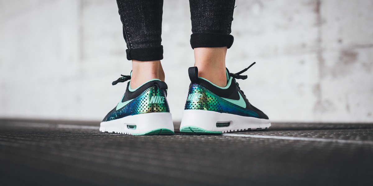 nike theas green