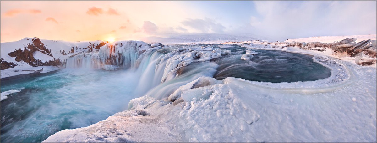 iceland's tweet photo. Today is the first day of winter in #Iceland. In the days of old, we celebrated with religious services, feasts and everyone tucked in! https://t.co/peUPArmYRa