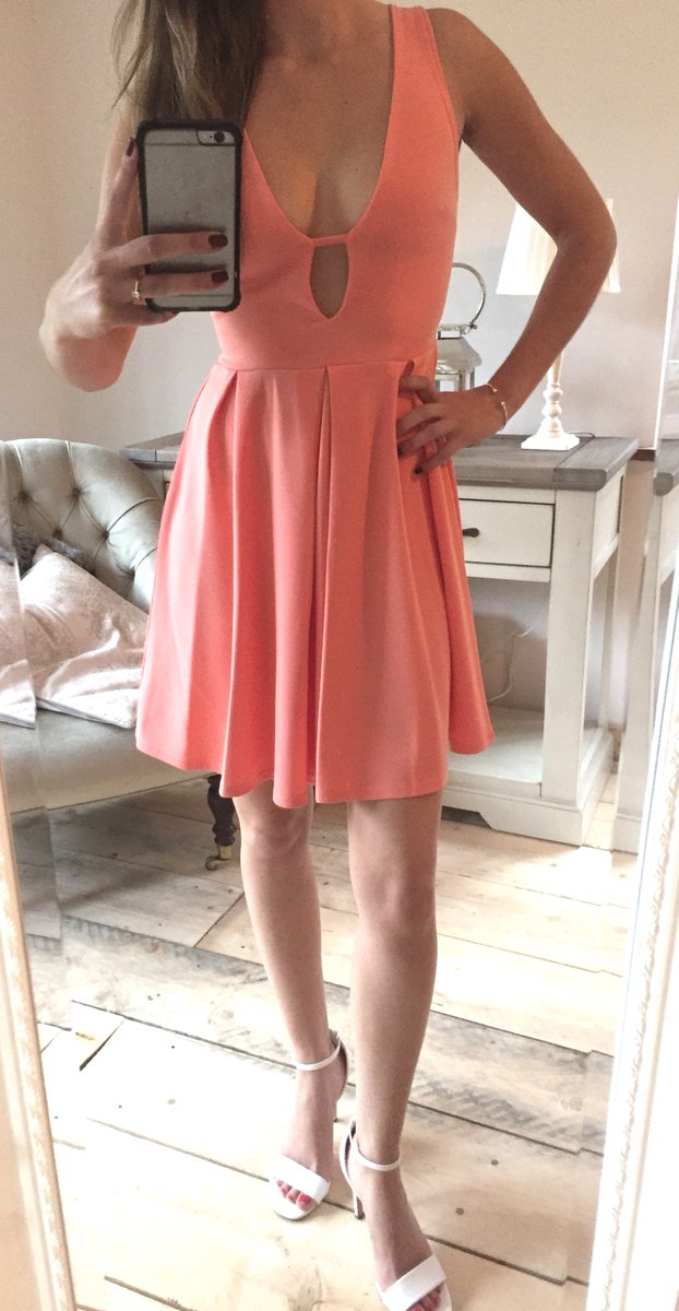 shesonfleekuk's tweet photo. We love this Coral Skater, only £19.95 and available in sizes 8-14 #beonfleek #womensfashion https://t.co/gyHxbGbtpD https://t.co/Fq4uV5G7Zj