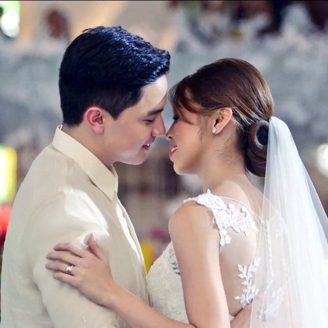 maiden16_Canada's tweet photo. EHH KASI NAMAN KAYO..... kinikilig pa rin ako #ALDUBWedding https://t.co/noaXK5eJ0f